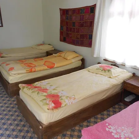 Valleypark Hostel *