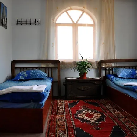 Valleypark Hostel *